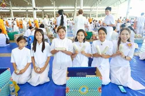 ภาพ No.263909:วันอาทิตย์ที่ 2 พฤศจิกายน พ.ศ. 2568 พิธีตักบาตรอาทิตย์ต้นเดือน ณ บ้านแก้วเรือนทองคุณยายฯ วัดพระธรรมกาย