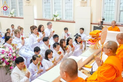 ภาพ No.175352:พิธีทอดกฐิน วัดพระธรรมกายแมนเชสเตอร์ เอดจลีย์ สต็อคพอร์ต ประเทศอังกฤษ ในโครงการกฐินสามัคคีทั่วไทย 30,000 วัด บูชาธรรม 80 ปี หลวงพ่อธัมมชโย โดยคณะศิษยานุศิษย์วัดพระธรรมกาย วันที่ 10 พฤศจิกายน พ.ศ. 2567