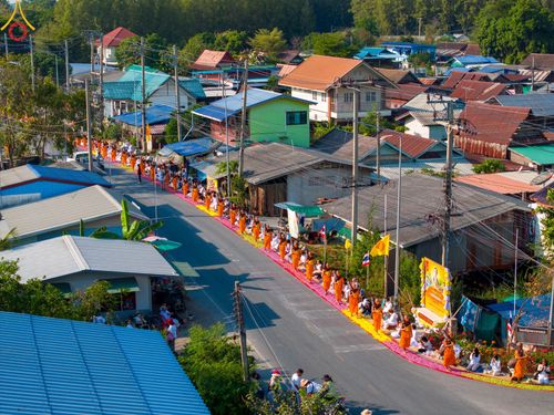 ภาพ No.110415:พิธีต้อนรับพระธรรมยาตรา ในโครงการธรรมยาตรากตัญญูบูชา มหาปูชนียาจารย์ พระมงคลเทพมุนี(สด จนฺทสโร) พระผู้ปราบมาร อนุสรณ์สถาน 7 แห่ง ปีที่ 12 วันที่ 11 มกราคม พ.ศ. 2567 ณ อนุสรณ์สถานลำดับที่ 3 สถานที่เกิดใหม่ในเพศสมณะ วัดสองพี่น้อง จ.สุพรรณบุรี