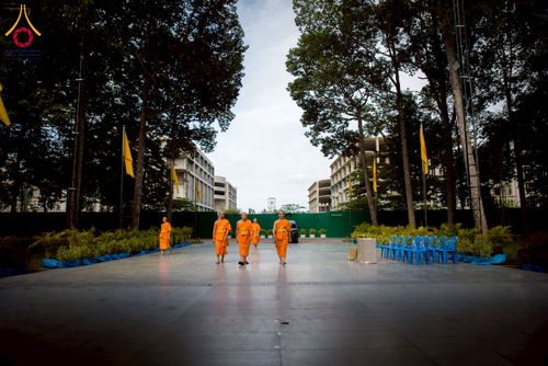 ภาพ No.233170:วันที่ 11 กรกฏาคม พ.ศ. 2568 พิธีอธิษฐานพรรษา ของคณะสงฆ์ ณ โบสถ์พระไตรปิฎก วัดพระธรรมกาย ต.คลองสาม อ.คลองหลวง จ.ปทุมธานี