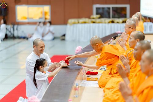 ภาพ No.228243:วันอาทิตย์ที่ 1 มิถุนายน พ.ศ.2568 พิธีถวายมหาสังฆทานพระ 100 รูป สโมสรซุปเปอร์คิดส์ ปีที่ 6 ณ ห้อง SPD 8 สภาธรรมกายสากล วัดพระธรรมกาย