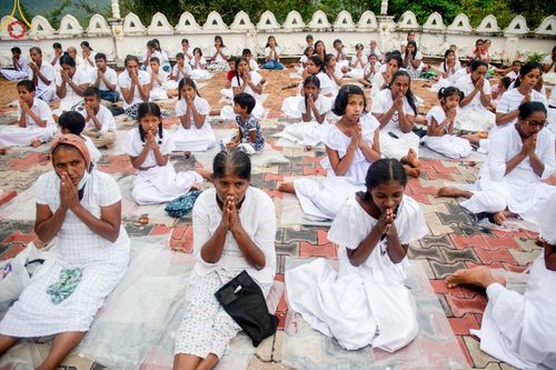 ภาพ No.141072:PhotoStory มหาศรัทธา ธรรมยาตราศรีลังกา EP.6 พิธีจุดวิสาขประทีป 6 วัด ถวายเป็น พุทธบูชา  โครงการสยาม-ลังกา ธรรมยาตรา  ฉลองเทศกาลวิสาขบูชาแห่งชาติ ศรีลังกา  บูชาธรรม 80 ปี หลวงพ่อธัมมชโย วันที่ 16 พฤษภาคม พ.ศ. 2567