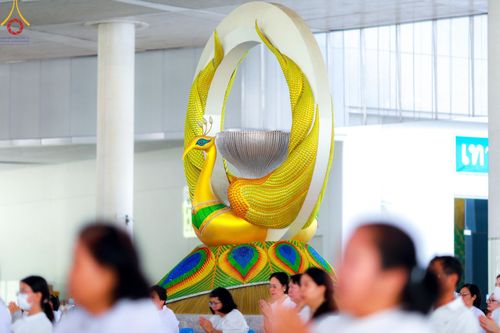 ภาพ No.157694:พิธีถวายภัตตาหารเมนูสวรรค์ ในพรรษาแห่งการเข้าถึงธรรม วันเสาร์ที่ 28 กันยายน พ.ศ. 2567 ณ หอฉันคุณยายอาจารย์ฯ วัดพระธรรมกาย