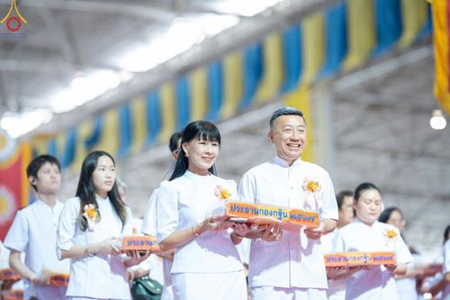 ภาพ No.167727:พิธีทอดกฐิน และ พิธีกรานกฐิน ในวันอาทิตย์ที่ 3 พฤศจิกายน พ.ศ. 2567 ณ วัดพระธรรมกาย จ.ปทุมธานี