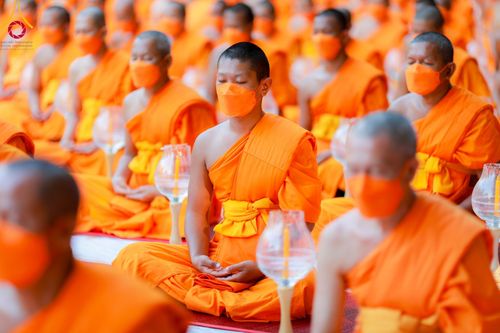 ภาพ No.107142:พิธีจุดประทีปถวายเป็นพุทธบูชา และบูชาธรรมมหาปูชนียาจารย์ ในโครงการธรรมยาตรากตัญญูบูชา มหาปูชนียาจารย์ พระมงคลเทพมุนี(สด จนฺทสโร) พระผู้ปราบมาร  อนุสรณ์สถาน 7 แห่ง ปีที่ 12  วันที่ 6 มกราคม พ.ศ. 2567 ณ อนุสรณ์สถานมหาวิหารพระมงคลเทพมุนี อ.สองพี่น้อง จ.สุพร