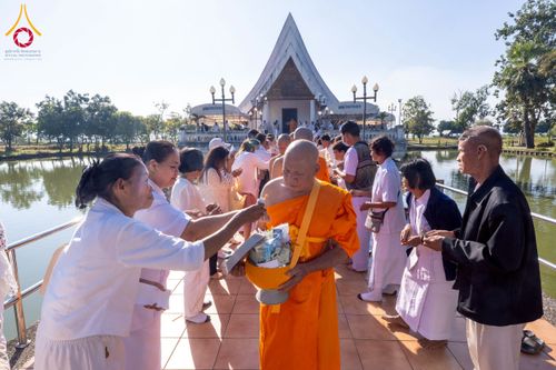 ภาพ No.275886:วันพุธที่ 3 ธันวาคม พ.ศ. 2568 พิธีบรรพชาอุปสมบท โครงการอุปสมบทบูชาธรรมมหาปูชนียาจารย์ ศูนย์อบรม : ศูนย์ส่งเสริมศีลธรรม จ.พะเยา ณ โบราณสถานพระธาตุจอมทอง และ โบสถ์กลางน้ำ วัดพระธาตุศรีโคมคำ อำเภอเมือง จังหวัดพะเยา