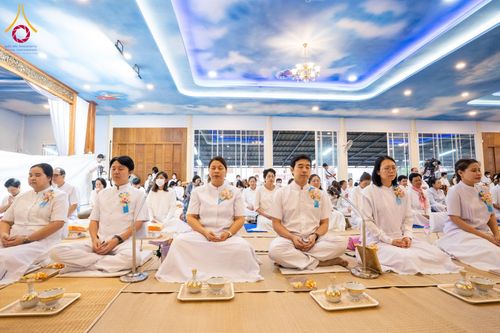 ภาพ No.196942:พิธีถวายภัตตาหารเป็นสังฆทาน แด่พระธรรมยาตรา ณ วัดโบสถ์(บน) ตำบลบางคูเวียง อำเภอบางกรวย จังหวัดนนทบุรี ในโครงการธรรมยาตรา กตัญญูบูชา มหาปูชนียาจารย์ พระมงคลเทพมุนี(สด จนฺทสโร) พระผู้ปราบมาร อนุสรณ์สถาน 7 แห่ง ปีที่ 13 วันที่ 18 มกราคม พ.ศ. 2568