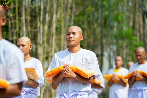 ภาพ No.63027:Photo Story  มหัศจรรย์วัดดงดินแดง Episode 2 โครงการบรรพชาอุปสมบทหมู่ ฟื้นฟูพระพุทธศาสนาทั่วไทย ณ วัดดงดินแดง อ.อมก๋อย จ.เชียงใหม่ วันที่ 3 เมษายน พ.ศ. 2567