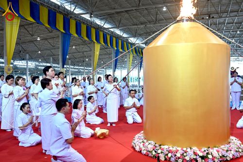 ภาพ No.261233:วันอาทิตย์ที่ 5 ตุลาคม พ.ศ. 2568 พิธีจุดเทียนใจ ไฟนิรันด์ อนันตชัย ณ สภาธรรมกายสากล วัดพระธรรมกาย