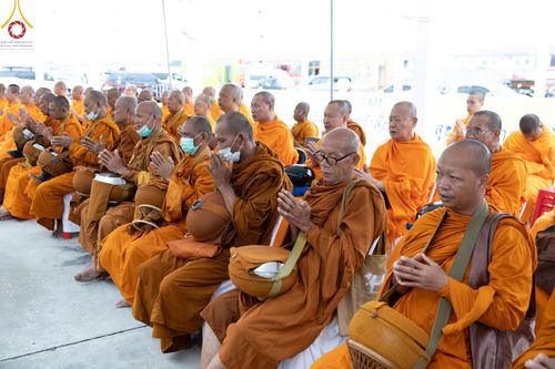 ภาพ No.146468:มหาสังฆทานถวายเป็นพุทธบูชาครั้งยิ่งใหญ่ โครงการทำบุญตักบาตร เพื่อถวายเป็นพระราชกุศล เนื่องในโอกาสมหามงคลเฉลิมพระชนมพรรษา พระบาทสมเด็จพระเจ้าอยู่ห้วฯ ทรงเจริญพระชนมพรรษา 6 รอบ 72 พรรษา