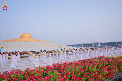 ภาพ No.63166:โครงการอุปสมบทหมู่ บูชาธรรมหลวงพ่อธัมมชโย พ.ศ.2567 ณ ลานธรรม พระมหาธรรมกายเจดีย์ วัดพระธรรมกาย วันที่ 13 เมษายน พ.ศ.2567
