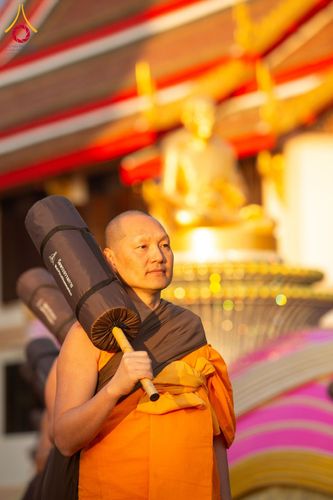 ภาพ No.197085:พระธรรมยาตราปฏิบัติธรรม และถ่ายภาพหมู่ประวัติศาสตร์ ณ วัดโบสถ์(บน) ตำบลบางคูเวียง อำเภอบางกรวย จังหวัดนนทบุรี ในโครงการธรรมยาตรา กตัญญูบูชา มหาปูชนียาจารย์ พระมงคลเทพมุนี(สด จนฺทสโร) พระผู้ปราบมาร อนุสรณ์สถาน 7 แห่ง ปีที่ 13 วันที่ 18 มกราคม พ.ศ. 2568