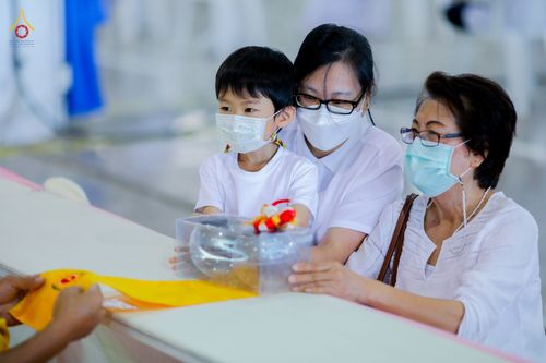 ภาพ No.76664:พิธีถวายโคมมาฆประทีป น้อมถวายเป็นพุทธบูชา แด่คณะพระภิกษุ สามเณร วัดพระธรรมกาย วันที่ 25 กุมภาพันธ์ พ.ศ. 2566