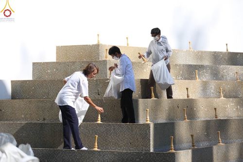 ภาพ No.106985:V.3 ตั้งใจ การเตรียมงาน เก็บงาน การรับบุญของเจ้าหน้าที่หน่วยงานต่างๆ เพื่อโครงการธรรมยาตรา กตัญญูบูชามหาปูชนียาจารย์ พระมงคลเทพมุนี (สด จนฺทสโร) พระผู้ปราบมาร อนุสรณ์สถาน 7 แห่ง ปีที่ 12 ระหว่างวันที่ 2 - 31 มกราคม พ.ศ. 2567