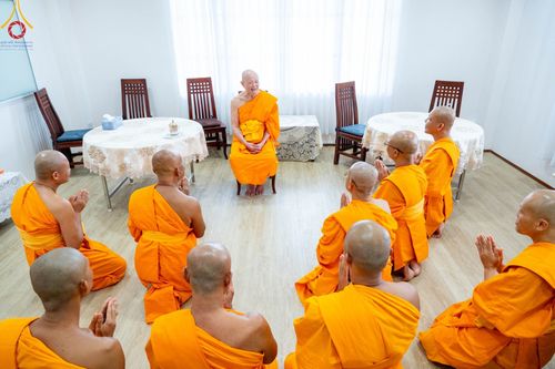 ภาพ No.87122:พิธีทักษิณานุปทานแด่บรรพชนตระกูลผ่องสวัสดิ์ และหมู่ญาติที่ล่วงลับไปแล้ว ณ มหาเจดีย์ทัตตชีโว ศูนย์อบรมเยาวชนกาญจนบุรี วันที่ 31 สิงหาคม พ.ศ. 2566