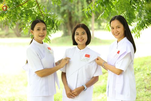 ภาพ No.152437:พิธีมอบสไบแก้ว โครงการอบรมอุบาสิกาแก้วจังหวัดบุรีรัมย์รุ่นที่ 1 วันที่ 6-8 กันยายน พ.ศ. 2567