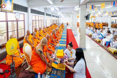 ภาพ No.195226:พิธีทอดผ้าป่าทำนุบำรุงศาสนสถาน ณ วัดพรสวรรค์ ต.หนองบ่อ อ.สองพี่น้อง จ.สุพรรณบุรี ในโครงการธรรมยาตรา กตัญญูบูชา มหาปูชนียาจารย์ พระมงคลเทพมุนี(สด จนฺทสโร) พระผู้ปราบมาร อนุสรณ์สถาน 7 แห่ง ปีที่ 13 วันที่ 13 มกราคม พ.ศ. 2568