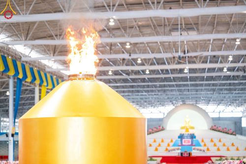 ภาพ No.86142:พิธีจุดเทียนใจ ไฟนิรันดร์ อนันตชัย วันอาทิตย์ที่ 20 สิงหาคม พ.ศ. 2566 ณ สภาธรรมกายสากล วัดพระธรรมกาย