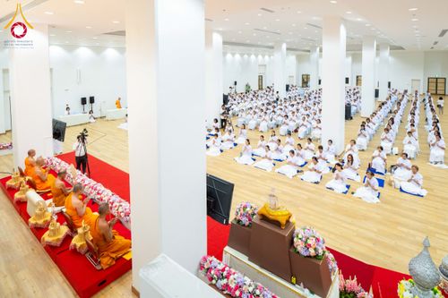 ภาพ No.221885:โครงการปฏิบัติธรรมอบรมศีลธรรม “บวชอุบาสิกาแก้ว” ถวายเป็นพระราชกุศลแด่พระบาทสมเด็จพระเจ้าอยู่หัว เนื่องในโอกาสมหามงคล “วันฉัตรมงคล”  ระหว่างวันที่ 2 – 4 พฤษภาคม 2568  ณ อาคาร 115 ปี คุณยายอาจารย์ฯ