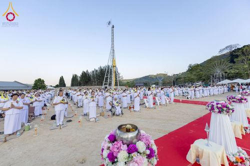 ภาพ No.275111:วันอาทิตย์ที่ 30 พฤศจิกายน พ.ศ. 2568 พิธีตอกเสาเข็ม "สร้างองค์พระเจดีย์เพื่อสร้างสันติภาพโลก" ต้นสุดท้าย ณ ศูนย์ปฏิบัติธรรมระยอง (บ้านช่องลม)