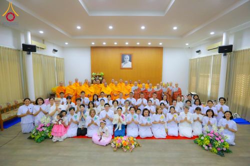 ภาพ No.197582:พิธีถวายสังฆทานคณะสงฆ์ 2 นิกายเชื่อมสัมพันธ์ไทย-เกาหลี วันอาทิตย์ที่ 5 มกราคม พ.ศ. 2568 ณ อาคารชมรมภาวนารักษ์ วัดพระธรรมกาย อำเภอคลองหลวง จังหวัดปทุมธานี