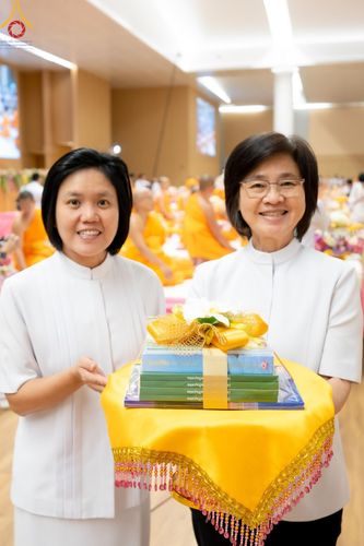 ภาพ No.136906:พิธีถวายหนังสือธรรมะ บาลี นักธรรม ทางก้าวหน้า ณ ห้องแก้วสารพัดนึก 2 วัดพระธรรมกาย วันเสาร์ที่ 11 พฤษภาคม พ.ศ. 2567