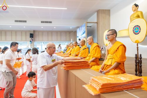 ภาพ No.148611:พิธีบุพเปตพลี, พิธีทอดผ้าป่า, พิธีไถ่ชีวิตโค 80 ตัว ให้ชีวิตสัตว์เป็นทาน ณ ศูนย์ปฎิบัติธรรมภาคใต้ อ.บางกล่ำ จ.สงขลา วันเสาร์ที่ 10 สิงหาคม พ.ศ. 2567