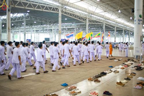 ภาพ No.123044:พิธีตักบาตร และพิธีบูชาข้าวพระ ในวันอาทิตย์ต้นเดือนที่ 4 กุมภาพันธ์ พ.ศ. 2567 ณ วัดพระธรรมกาย จ.ปทุมธานี