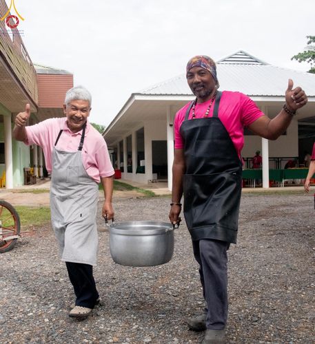 ภาพ No.142175:พิธีถวายสังฆทานแด่คณะสงฆ์ 323 วัด ปีที่ 20 ครั้งที่ 170 , พิธีมอบกองทุนหนุนแรงใจช่วยครูใต้ ปีที่ 17 ครั้งที่ 135 และพิธีทำบุญอุทิศส่วนกุศลให้ผู้วายชนม์ วันเสาร์ที่ 22 มิถุนายน พ.ศ.2567 ณ ศูนย์ปฏิบัติธรรมภาคใต้ อ.บางกล่ำ จ.สงขลา