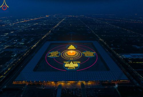 ภาพ No.154837:พิธีจุดประทีป, พิธีฉลองชัยสวดมนต์บทธัมมจักกัปปวัตนสูตร ณ มหารัตนวิหารคด วัดพระธรรมกาย วันอังคารที่ 17 กันยายน พ.ศ. 2567