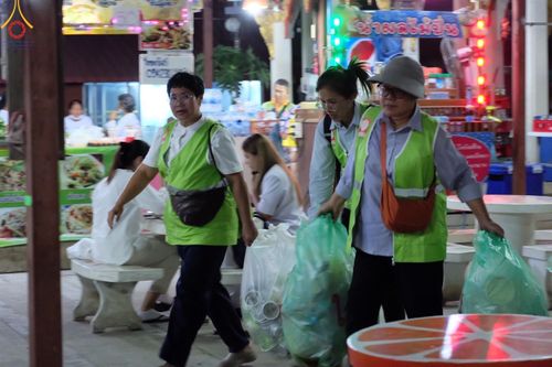 ภาพ No.116977:V.16 เป็นทีม การเตรียมงาน เก็บงาน การรับบุญของเจ้าหน้าที่หน่วยงานต่างๆ เพื่อโครงการธรรมยาตรา กตัญญูบูชามหาปูชนียาจารย์ พระมงคลเทพมุนี (สด จนฺทสโร) พระผู้ปราบมาร อนุสรณ์สถาน 7 แห่ง ปีที่ 12 ระหว่างวันที่ 2 - 31 มกราคม พ.ศ. 2567