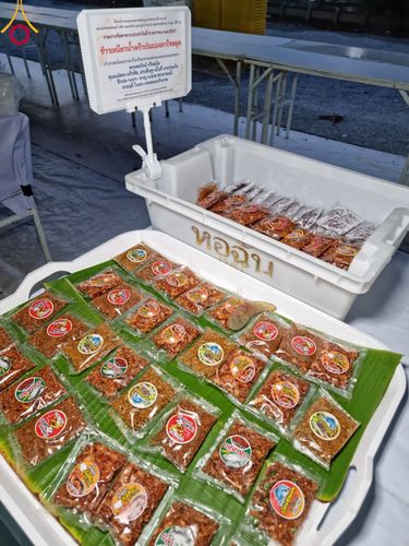 ภาพ No.108114:พิธีถวายภัตตาหารเป็นสังฆทาน แด่คณะพระธรรมยาตราฯ ในโครงการธรรมยาตรากตัญญูบูชา มหาปูชนียาจารย์ พระมงคลเทพมุนี(สด จนฺทสโร) พระผู้ปราบมาร อนุสรณ์สถาน 7 แห่ง ปีที่ 12 วันที่ 8 มกราคม พ.ศ. 2567 ณ อนุสรณ์สถานมหาวิหารพระมงคลเทพมุนี (โลตัสแลนด์) อ.สองพี่น้อง จ.สุ