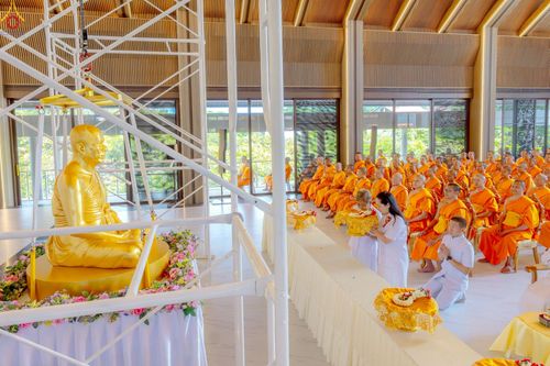 ภาพ No.249208:วันที่ 20 กันยายน พ.ศ. 2568 พิธีประดิษฐานรูปหล่อหลวงปู่วัดปากน้ำ ภาษีเจริญ ณ วิหารพระมงคลเทพมุนี (สด จนฺทสโร) ศูนย์ปฏิบัติธรรมภูเก็ต จ.ภูเก็ต