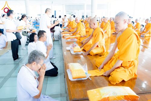 ภาพ No.226553:วันที่ 26 พฤษภาคม พ.ศ. 2568 พิธีบุพเปตพลี ครั้งที่ 164 ร่วมอุทิศบุญแด่หมู่ญาติที่ล่วงลับไปแล้ว และสืบทอดอายุพระพุทธศาสนา ณ หอฉันคุณยายอาจารย์ฯ วัดพระธรรมกาย