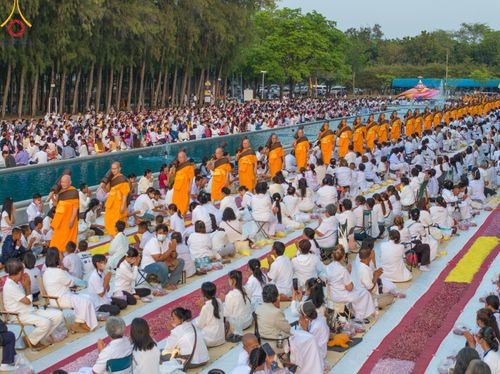ภาพ No.120338:พิธีต้อนรับพระธรรมยาตรา ในโครงการธรรมยาตรา กตัญญูบูชา มหาปูชนียาจารย์ พระมงคลเทพมุนี(สด จนฺทสโร) พระผู้ปราบมาร อนุสรณ์สถาน 7 แห่ง ปีที่ 12 วันที่ 28 มกราคม พ.ศ. 2567 ณ วัดพระธรรมกาย จ.ปทุมธานี (ชุดที่ 2)