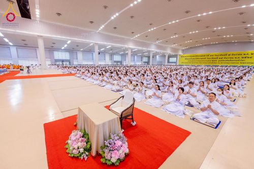 ภาพ No.277166:วันอาทิตย์ที่ 7 ธันวาคม พ.ศ. 2568 พิธีบูชาข้าวพระ ณ สภาธรรมกายสากล วัดพระธรรมกาย