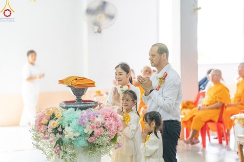 ภาพ No.162754:โครงการกฐินสามัคคีทั่วไทย 30,000 วัด บูชาธรรม 80 ปี หลวงพ่อธัมมชโย โดย คณะศิษยานุศิษย์วัดพระธรรมกาย ณ วัดโบสถ์บน จ.นนทบุรี วันที่ 19 ตุลาคม พ.ศ. 2567