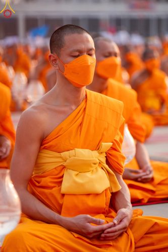 ภาพ No.121999:พิธีจุดประทีปถวายเป็นพุทธบูชา และบูชาธรรมมหาปูชนียาจารย์ พระมงคลเทพมุนี(สด จนฺทสโร) ในโครงการธรรมยาตรา กตัญญูบูชา มหาปูชนียาจารย์ พระมงคลเทพมุนี(สด จนฺทสโร) พระผู้ปราบมาร อนุสรณ์สถาน 7 แห่ง ปีที่ 12 วันที่ 31 มกราคม พ.ศ. 2567 ณ วัดพระธรรมกาย จ.ปทุมธานี