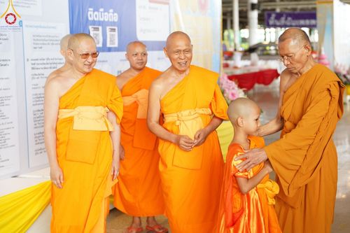 ภาพ No.146807:การต้อนรับพระสังฆาธิการ 2,000 กว่าวัดทั่วประเทศ และพิธีบูชาข้าวพระ เนื่องในวันสมาธิโลก วันอาทิตย์ที่ 4 สิงหาคม พ.ศ. 2567 ณ สภาธรรมกายสากล วัดพระธรรมกาย