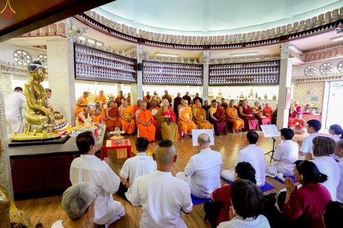 ภาพ No.245039:วันที่ 30-31 สิงหาคม พ.ศ. 2568 พิธีฉลองสมโภช พระบรมสารีริกธาตุ ณ วัดพระธรรมกายกัวลาลัมเปอร์ ประเทศมาเลเซีย เพื่ออัญเชิญไปประดิษฐาน ณ วัดพุทธมหาวิหาร ประเทศศรีลังกา