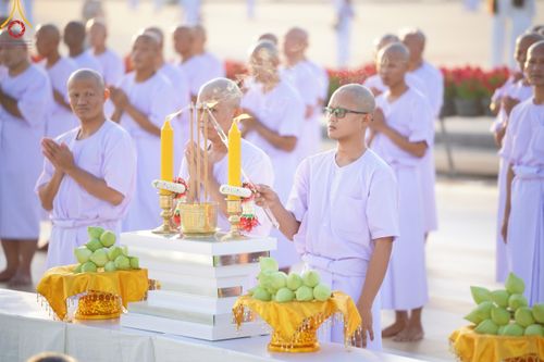 ภาพ No.180564:พิธีบรรพชาอุปสมบท โครงการอุปสมบทบูชาธรรมมหาปูชนียาจารย์ ประจำปีพุทธศักราช 2567 วันเสาร์ที่ 7 ธันวาคมพ.ศ. 2567 ณ วัดพระธรรมกาย จ.ปทุมธานี
