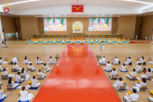 ภาพ No.310699:วันอาทิตย์ที่ 22 กุมภาพันธ์ พ.ศ. 2569 พิธีถวายโคมมาฆประทีป ณ ห้องแก้วสารพัดนึก 2 วัดพระธรรมกาย จ.ปทุมธานี