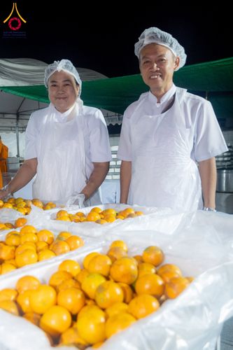 ภาพ No.296589:วันที่ 18 มกราคม พ.ศ. 2569 พิธีถวายภัตตาหารเป็นสังฆทาน แด่พระธรรมยาตรา ณ วัดโบสถ์บน ต.บางคูเวียง จ.นนทบุรี อนุสรณ์สถานลำดับที่ 4 สถานที่เกิดด้วยกายธรรม ในโครงการธรรมยาตรา กตัญญูบูชา มหาปูชนียาจารย์ พระมงคลเทพมุนี(สด จนฺทสโร) พระผู้ปราบมาร อนุสรณ์สถาน 7 แ