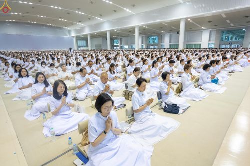 ภาพ No.328126:วันอาทิตย์ต้นเดือนที่ 3 พฤษภาคม พ.ศ.2569 พิธีบูชาข้าวพระ ณ วัดพระธรรมกาย