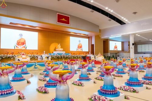 ภาพ No.318579:วันอาทิตย์ต้นเดือนที่ 5 เมษายน พ.ศ.2569 พิธีทอดผ้าป่าสมทบมหาสังฆทาน 40,000 กว่าวัดทั่วประเทศ ณ สภาธรรมกายสากล วัดพระธรรมกาย