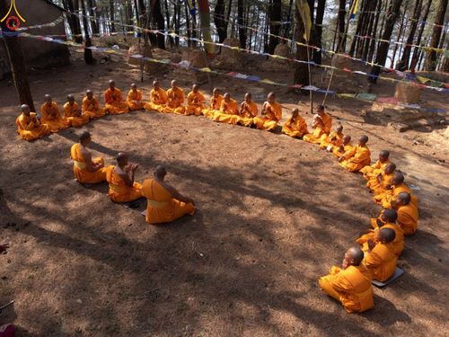 ภาพ No.80362:โครงการบรรพชาสามเณรภาคฤดูร้อน 100 รูป   ณ วัดมาศคันธะพุทธวิหาร เมืองลลิตปูร ประเทศเนปาล   ระหว่างวันที่ 5-15 เมษายน พ.ศ. 2566