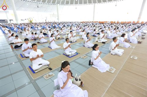 ภาพ No.162212:พิธีถวายภัตตาหารเมนูสวรรค์ เนื่องในวันออกพรรษา (ขึ้น 15 ค่ำ เดือน 11) วันพฤหัสบดีที่ 17 ตุลาคม พ.ศ. 2567 ณ หอฉันคุณยายอาจารย์ฯ วัดพระธรรมกาย