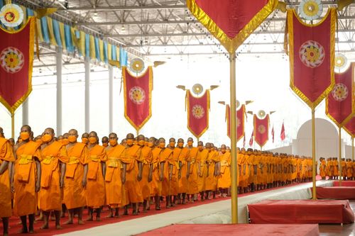 ภาพ No.75636:วัดพระธรรมกายจัด งานบุญวันอาทิตย์ต้นเดือน  มีกิจกรรมดังนี้ พิธีตักบาตร, พิธีบูชาข้าวพระ พระธรรมยาตรารับประกาศนียบัตร โครงการธรรมยาตราฯ ปีที่ 11 ในวันที่ 5 กุมภาพันธ์ พ.ศ. 2566 ณ วัดพระธรรมกาย อ.คลองหลวง จ.ปทุมธานี