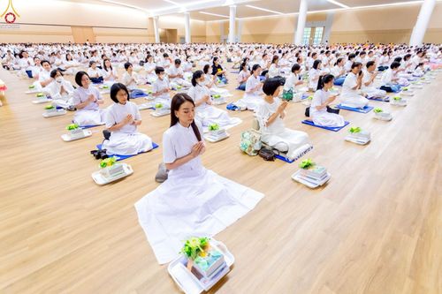 ภาพ No.225426:วันอาทิตย์ที่ 18 พฤษภาคม พ.ศ. 2568 พิธีร่วมบุญการศึกษา พระภิกษุ สามเณร ณ ห้องแก้วสารพัดนึก 2 วัดพระธรรมกาย