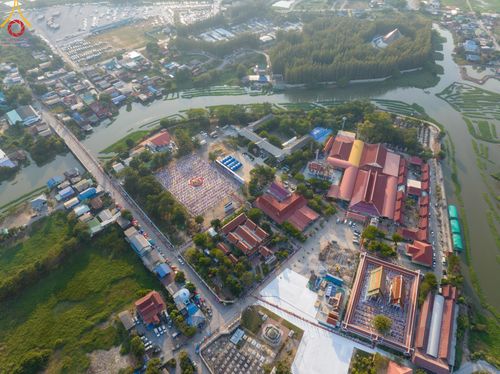 ภาพ No.110470:พิธีต้อนรับพระธรรมยาตรา ในโครงการธรรมยาตรากตัญญูบูชา มหาปูชนียาจารย์ พระมงคลเทพมุนี(สด จนฺทสโร) พระผู้ปราบมาร อนุสรณ์สถาน 7 แห่ง ปีที่ 12 วันที่ 11 มกราคม พ.ศ. 2567 ณ อนุสรณ์สถานลำดับที่ 3 สถานที่เกิดใหม่ในเพศสมณะ วัดสองพี่น้อง จ.สุพรรณบุรี